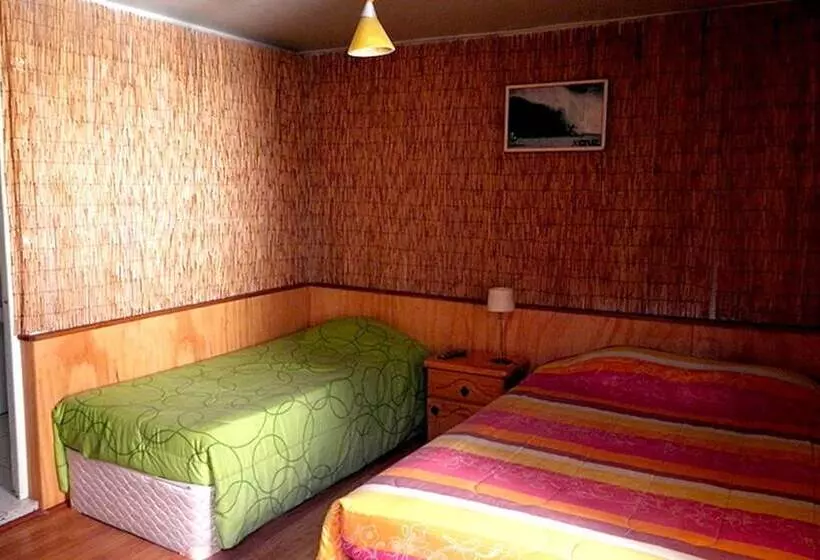簡易ホテル Arica Surf House