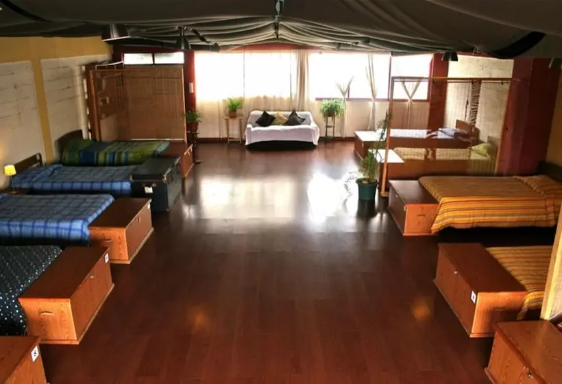 簡易ホテル Arica Surf House