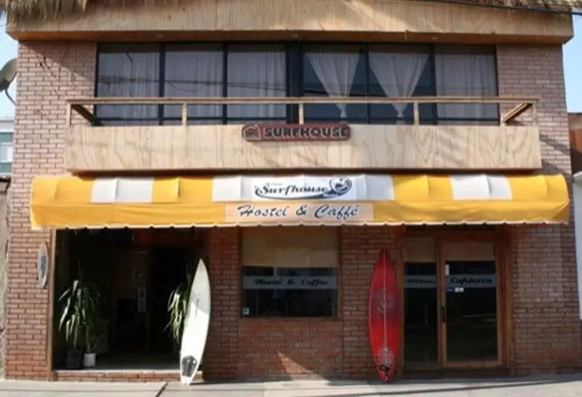 簡易ホテル Arica Surf House