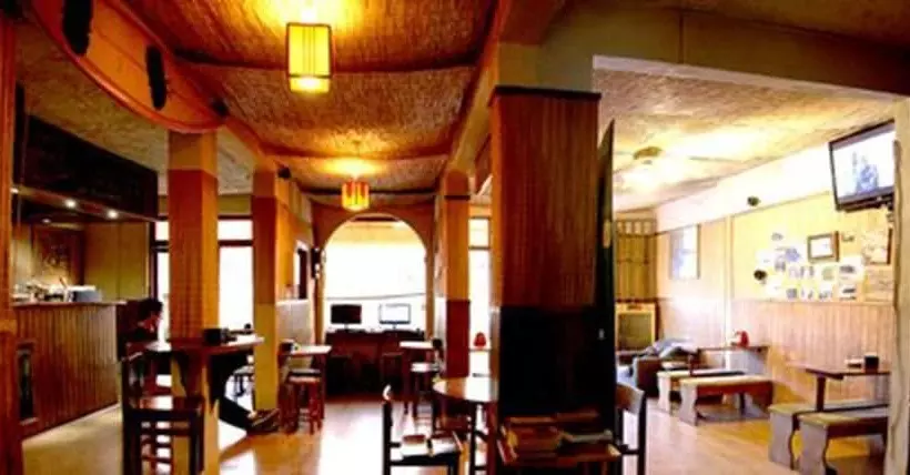 簡易ホテル Arica Surf House