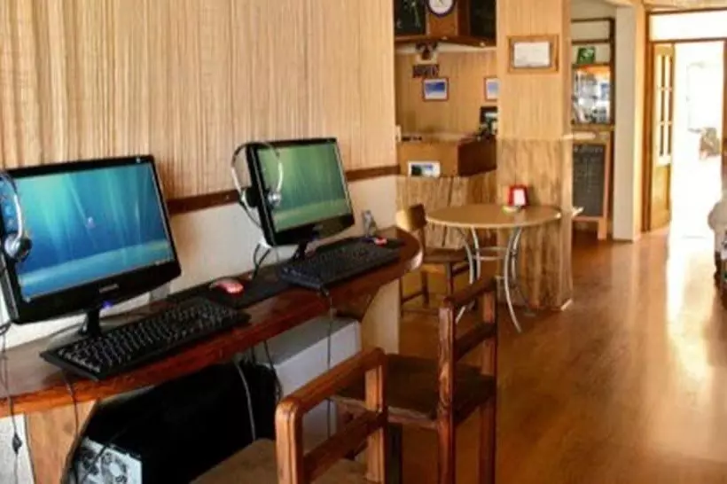 簡易ホテル Arica Surf House