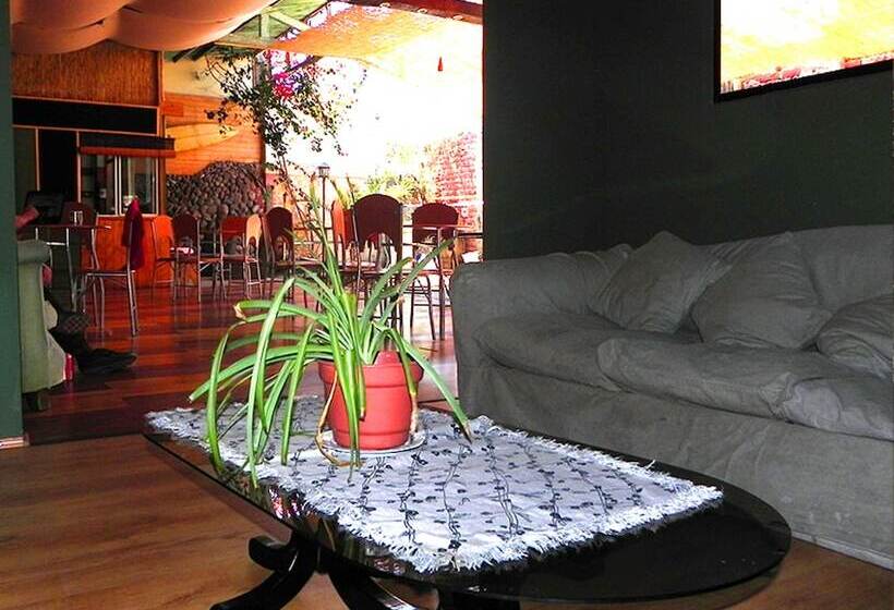 فندق فئة نجمة واحدة Arica Surf House