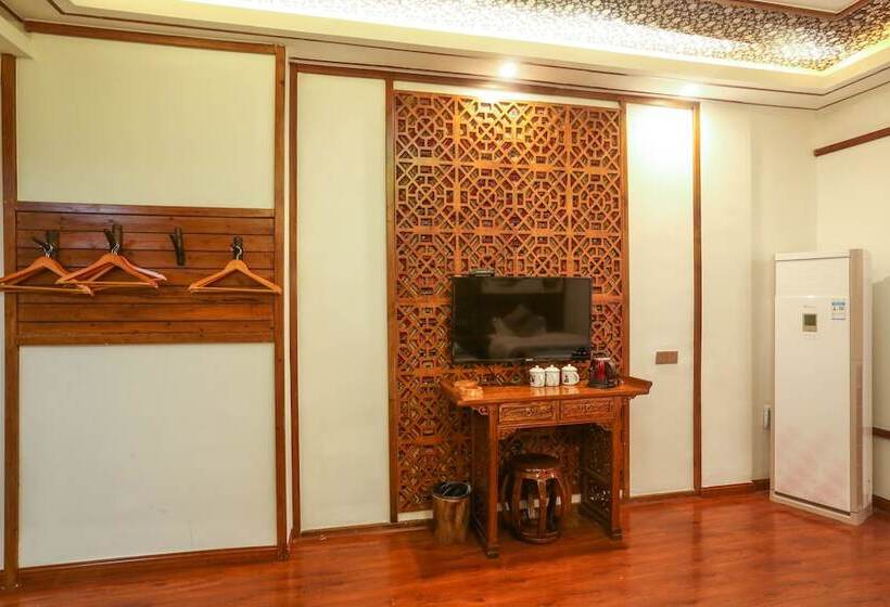 Hostal Tusi Courtyard