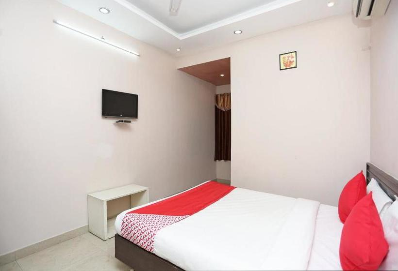 ホテル Golden Square By Oyo Rooms