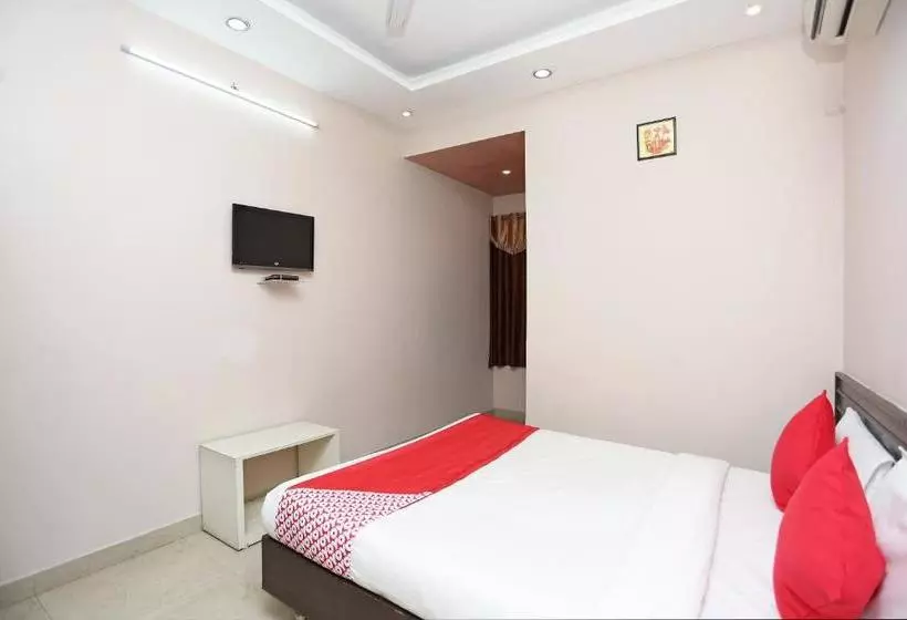 Hotelli Golden Square By Oyo Rooms