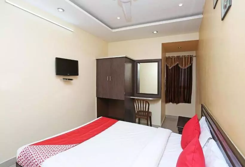 Hotelli Golden Square By Oyo Rooms