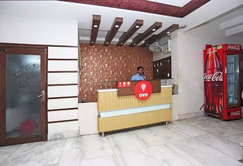 Hotelli Golden Square By Oyo Rooms