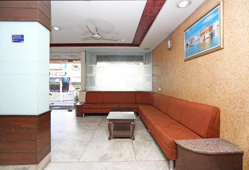 ホテル Golden Square By Oyo Rooms