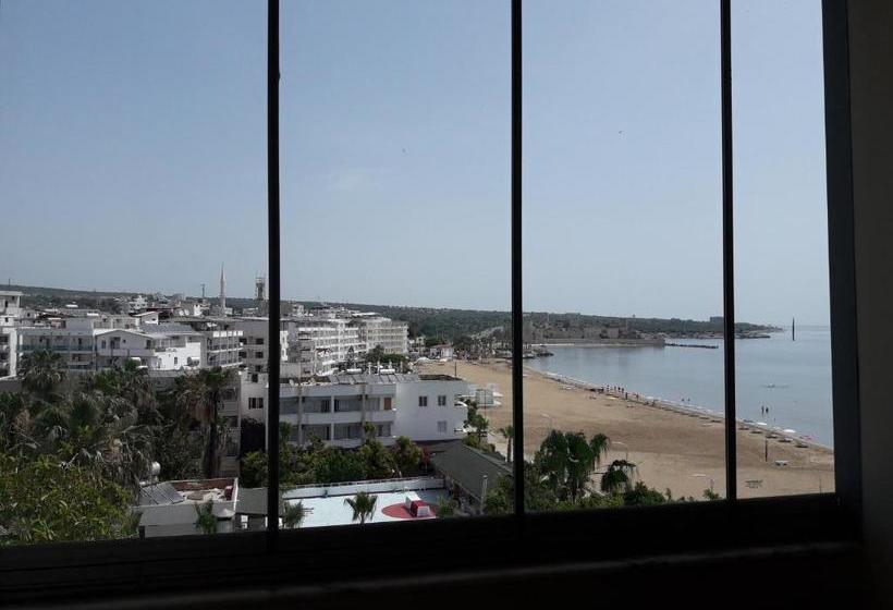 בית מלון כפרי Has