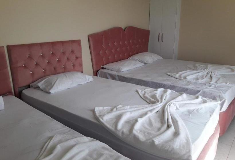 בית מלון כפרי Has