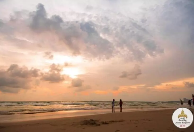 هتل Lakshmi Bungalow