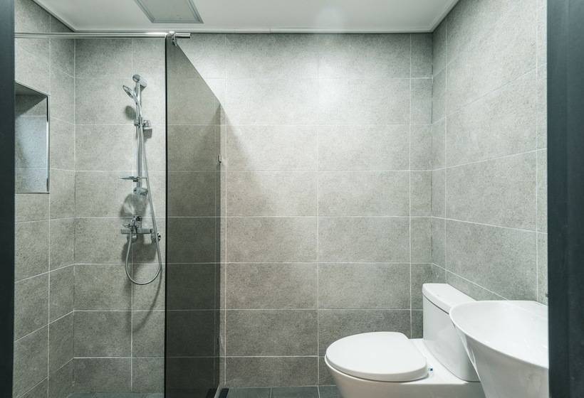 Pensione Honors Kingdom