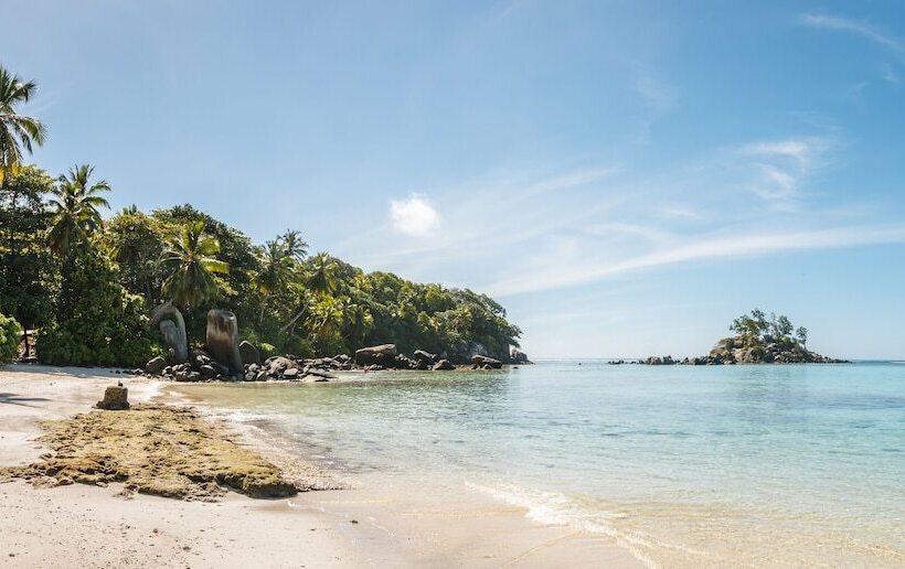 Shanaz Beachside Retreat