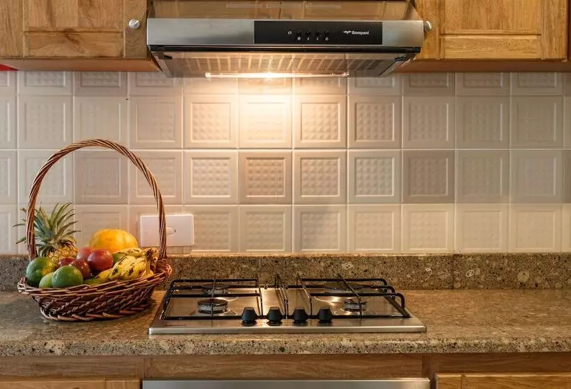 Shanaz Beachside Retreat