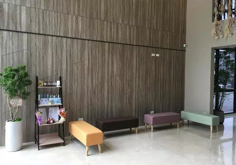 Check Inn Express Taichung Fuxing