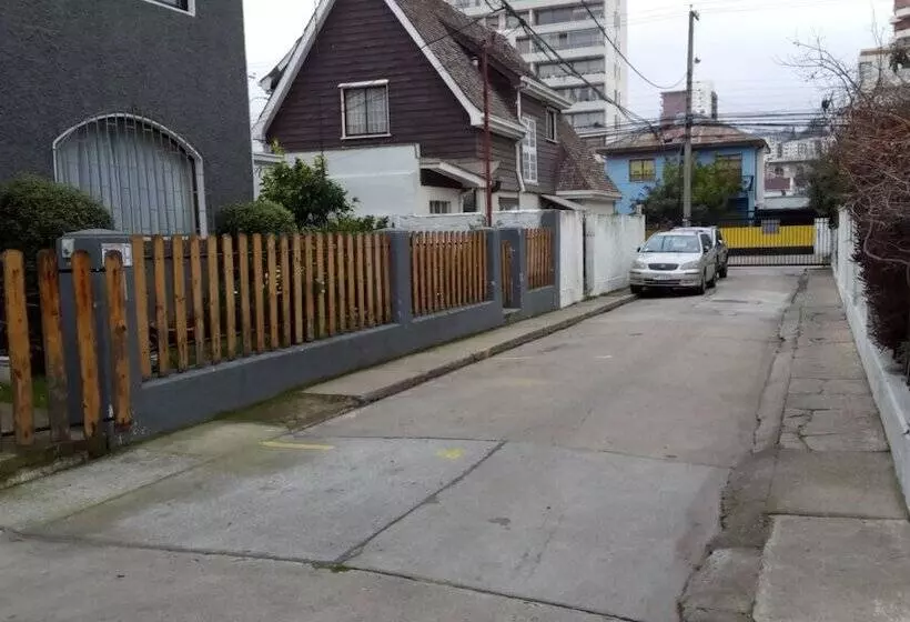 Hostal Casa Oriente Viña