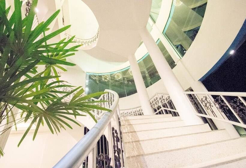 هتل Baan Yamoo Ranong