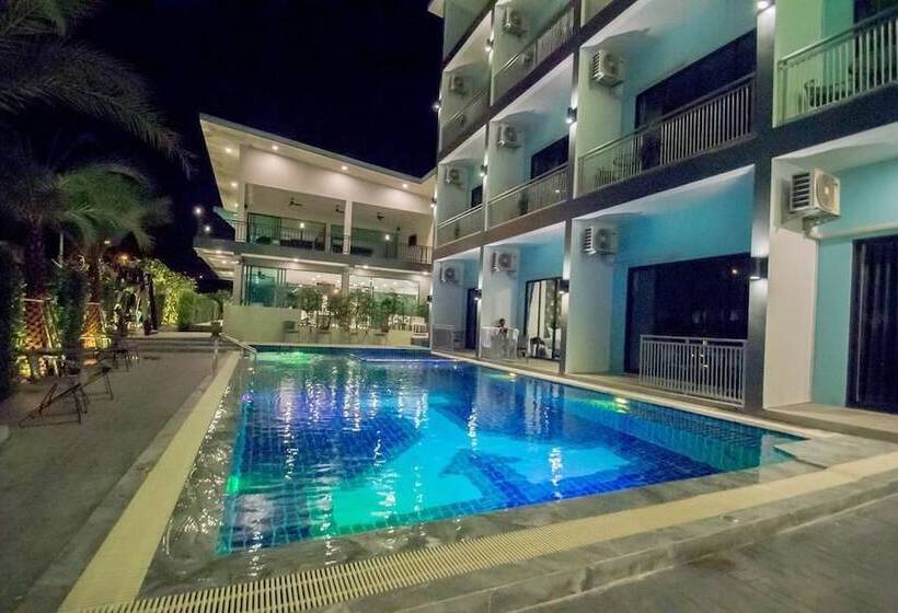 هتل Baan Yamoo Ranong