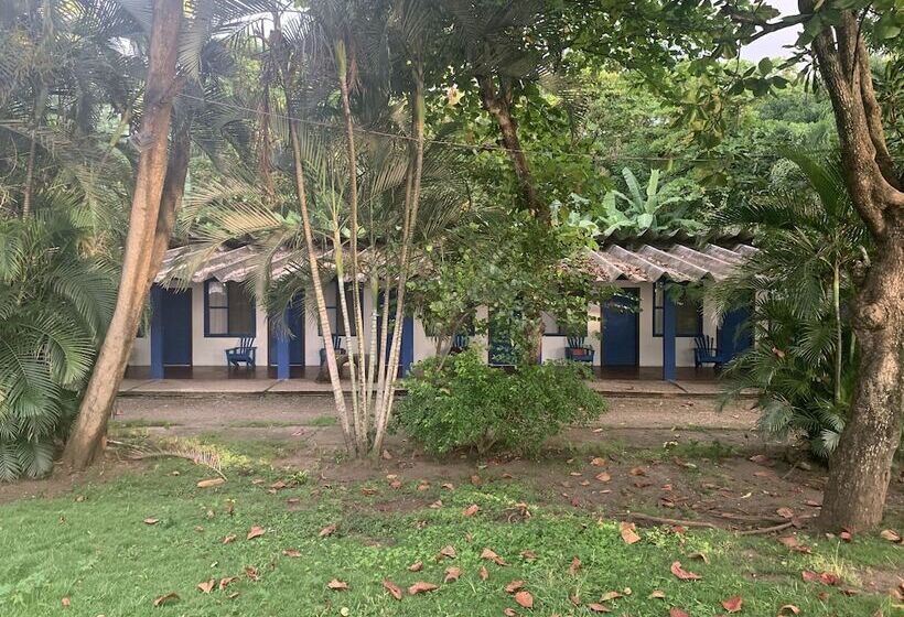 בית מלון כפרי Claudio & Gloria Beach Front