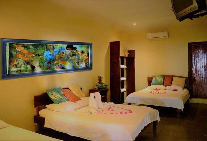 בית מלון כפרי Claudio & Gloria Beach Front