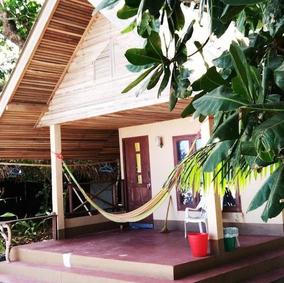 Hotel Longbeach Bungalows