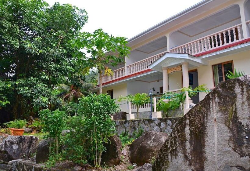 پانسیون Forest Lodge