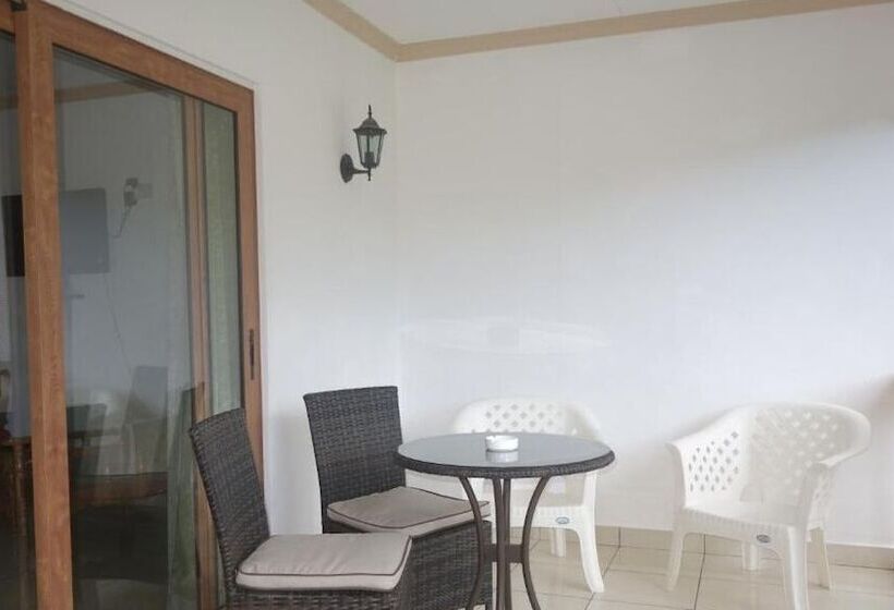 پانسیون Forest Lodge