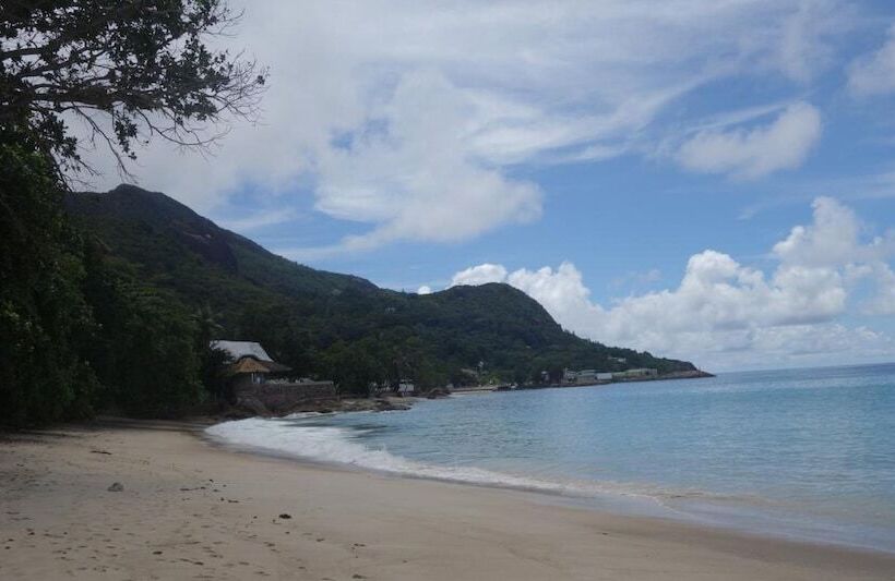 پانسیون Forest Lodge