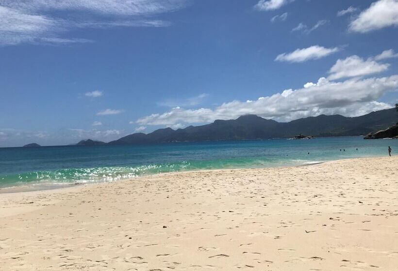 پانسیون Forest Lodge