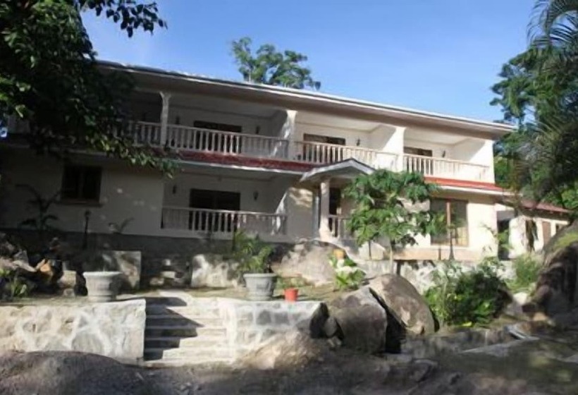 پانسیون Forest Lodge