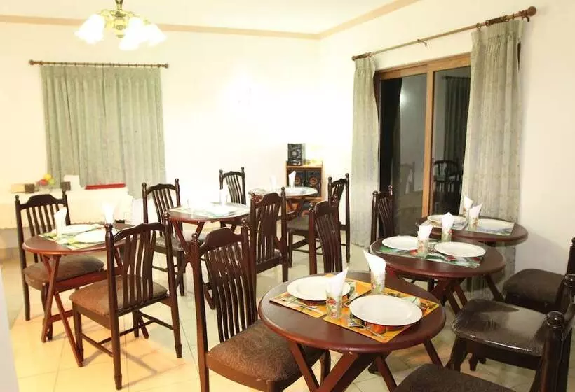 پانسیون Forest Lodge