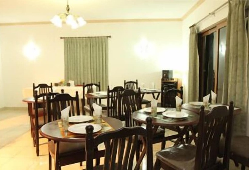 پانسیون Forest Lodge