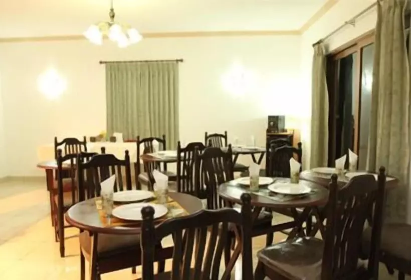 پانسیون Forest Lodge