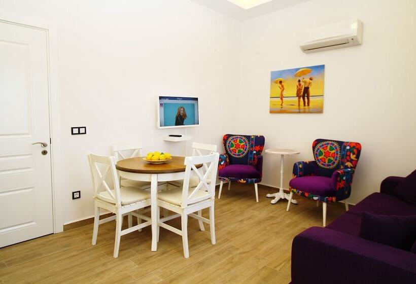 Cesme Kale Tas Apart