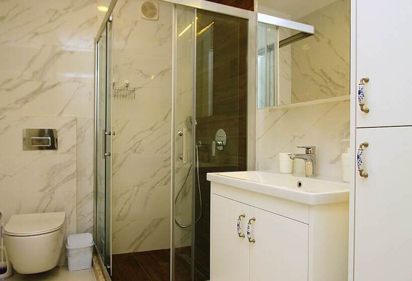 Cesme Kale Tas Apart