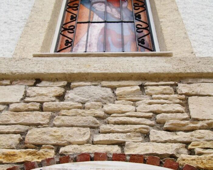 Cesme Kale Tas Apart