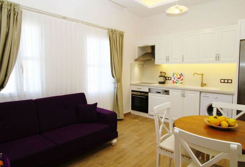 Cesme Kale Tas Apart