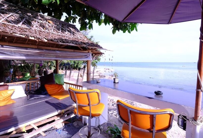 Chill Inn Lamai Hostel & Beach Cafe