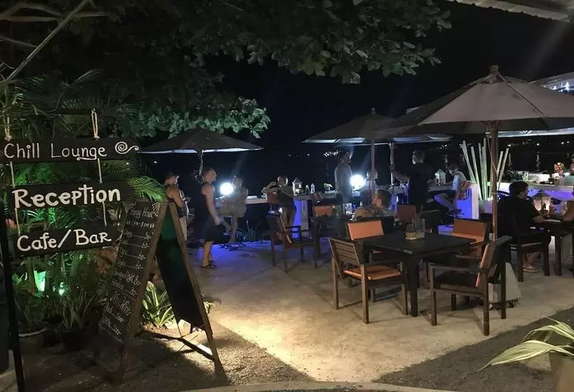 Chill Inn Lamai Hostel & Beach Cafe