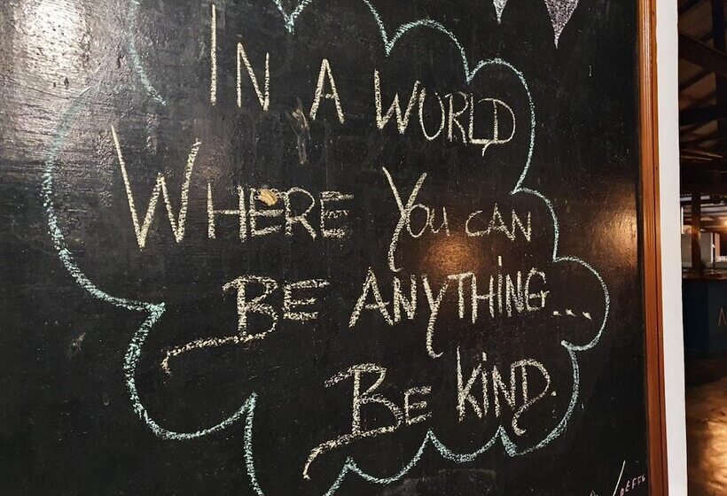 Chill Inn Lamai Hostel & Beach Cafe