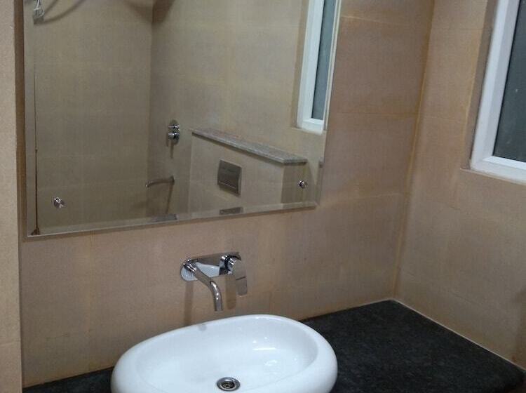 Corooms Sanvi Hotels Unitech Cyber Park