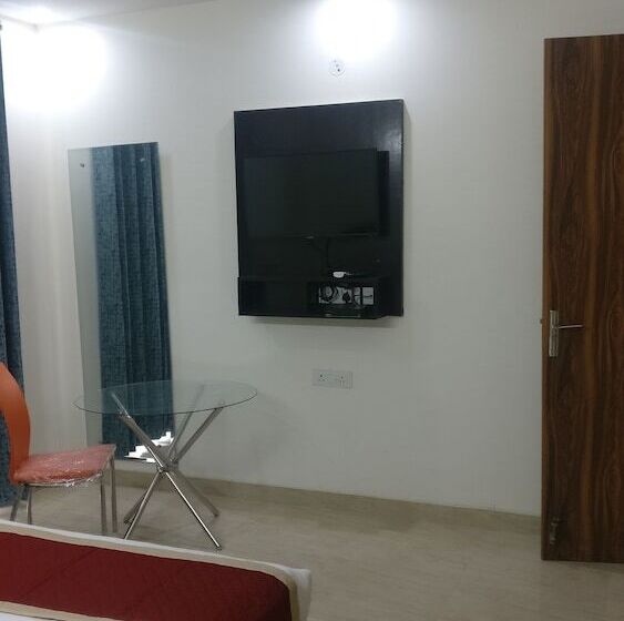 Corooms Sanvi Hotels Unitech Cyber Park