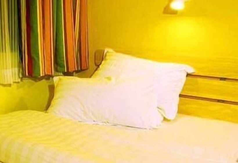 ホテル 7 Days Inn