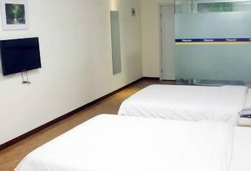 ホテル 7 Days Inn