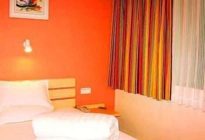 ホテル 7 Days Inn