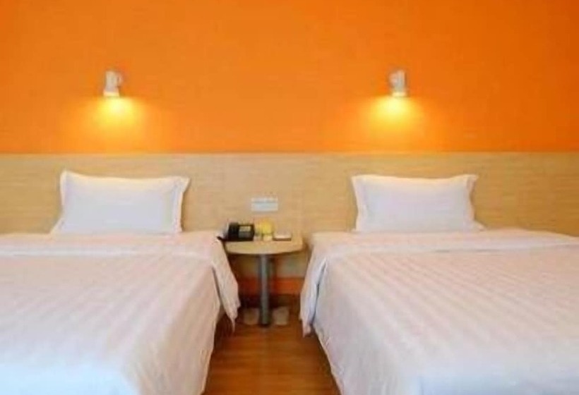 ホテル 7 Days Inn