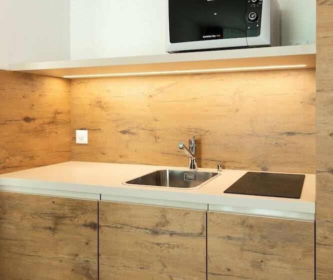 Jet Hotel Zurich Airport