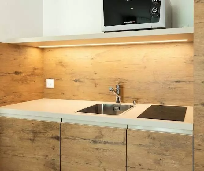 Jet Hotel Zurich Airport