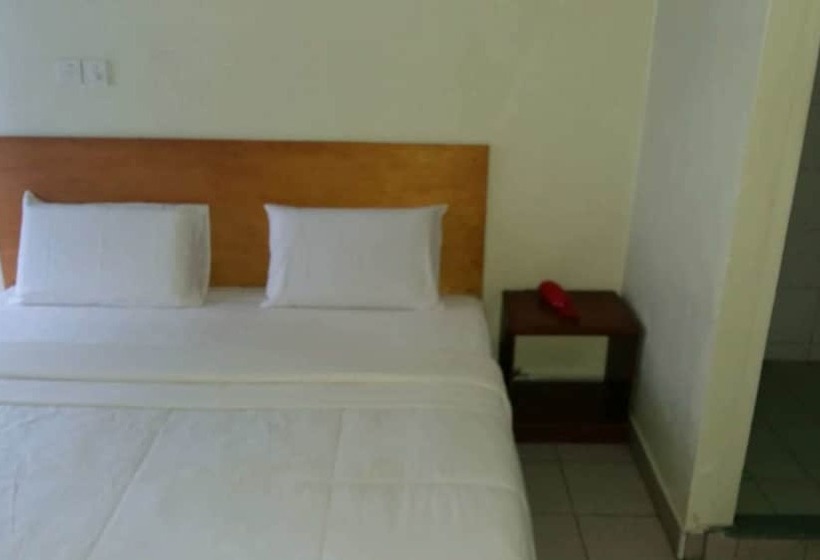 בית מלון כפרי Lea Phing Inn