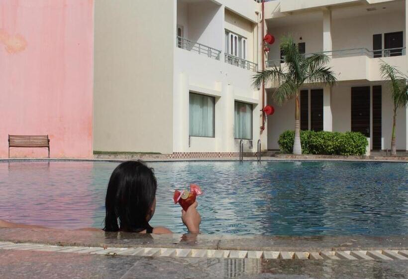 Hotel Seven Sky Clarks Exotica